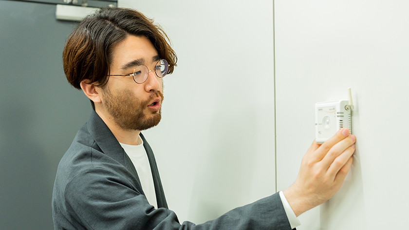 「見えない無駄」を無くす、小さなセンサー。企業のSDGsを支えるセイコーの技術