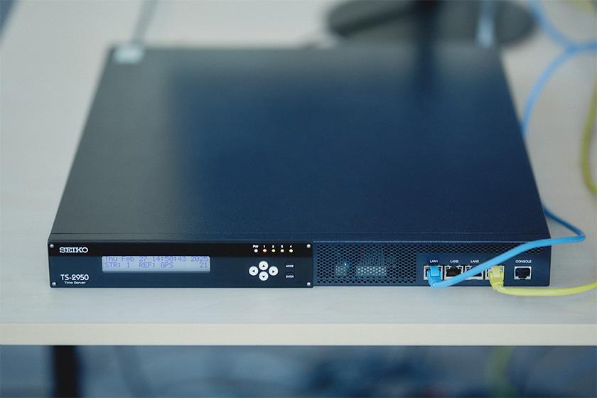 写真　Time Server Pro. TS-2950