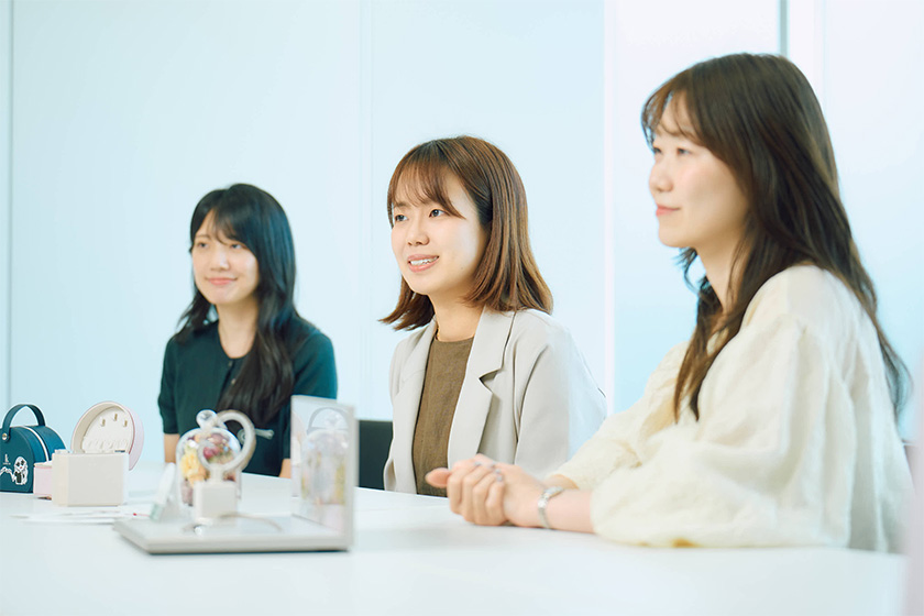 左から武内さん、吉田さん、塚谷さん 写真