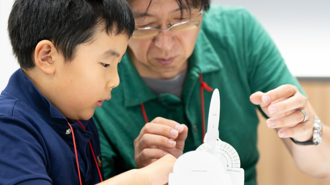 初めての社員親子向け「時育&reg;わくわく時計教室」開催