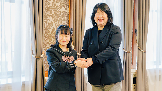 Ms. Waka Sato (left) and Ms. Niwasaki, Executive Vice President (right)
