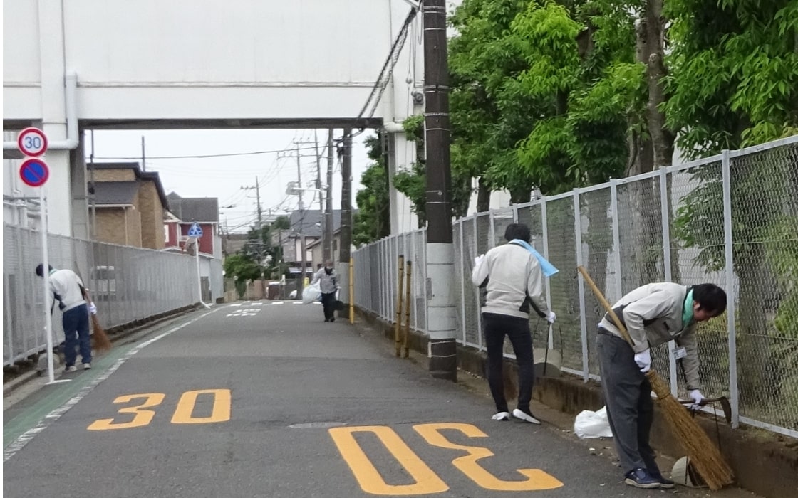セイコーインスツル大野事業所の清掃活動の様子 画像
