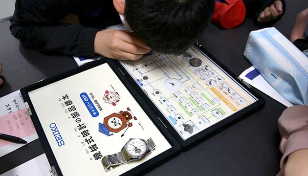講義をする講師の様子
