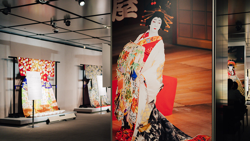 A photo of Tamasaburo onstage in full costume was displayed on a pillar in the hall.