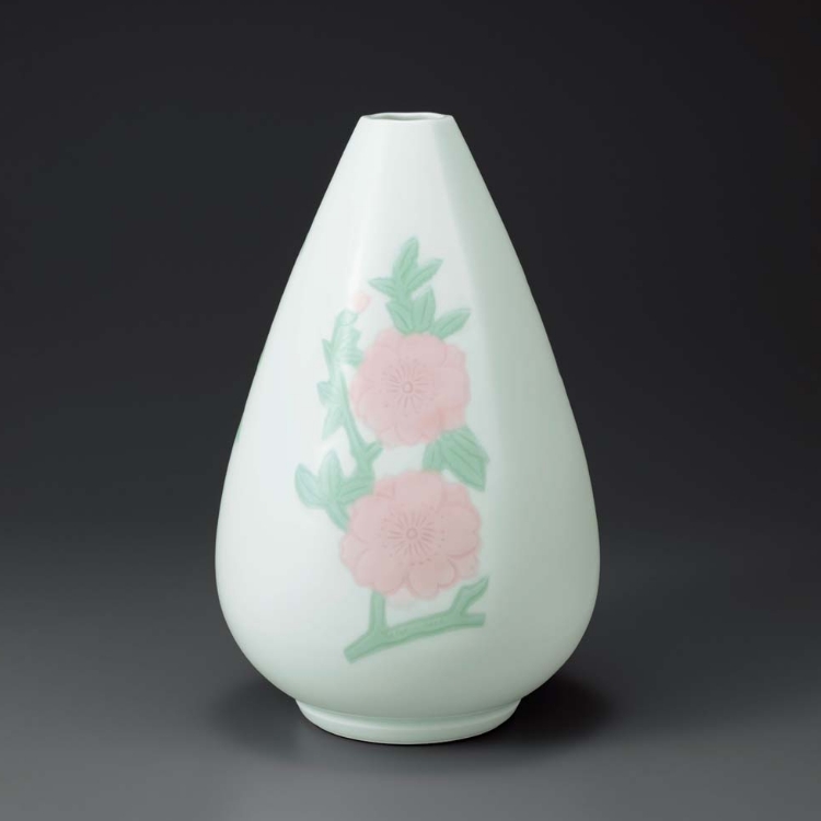Manji Inoue White Porcelain Exhibition — Blossoming Vessels