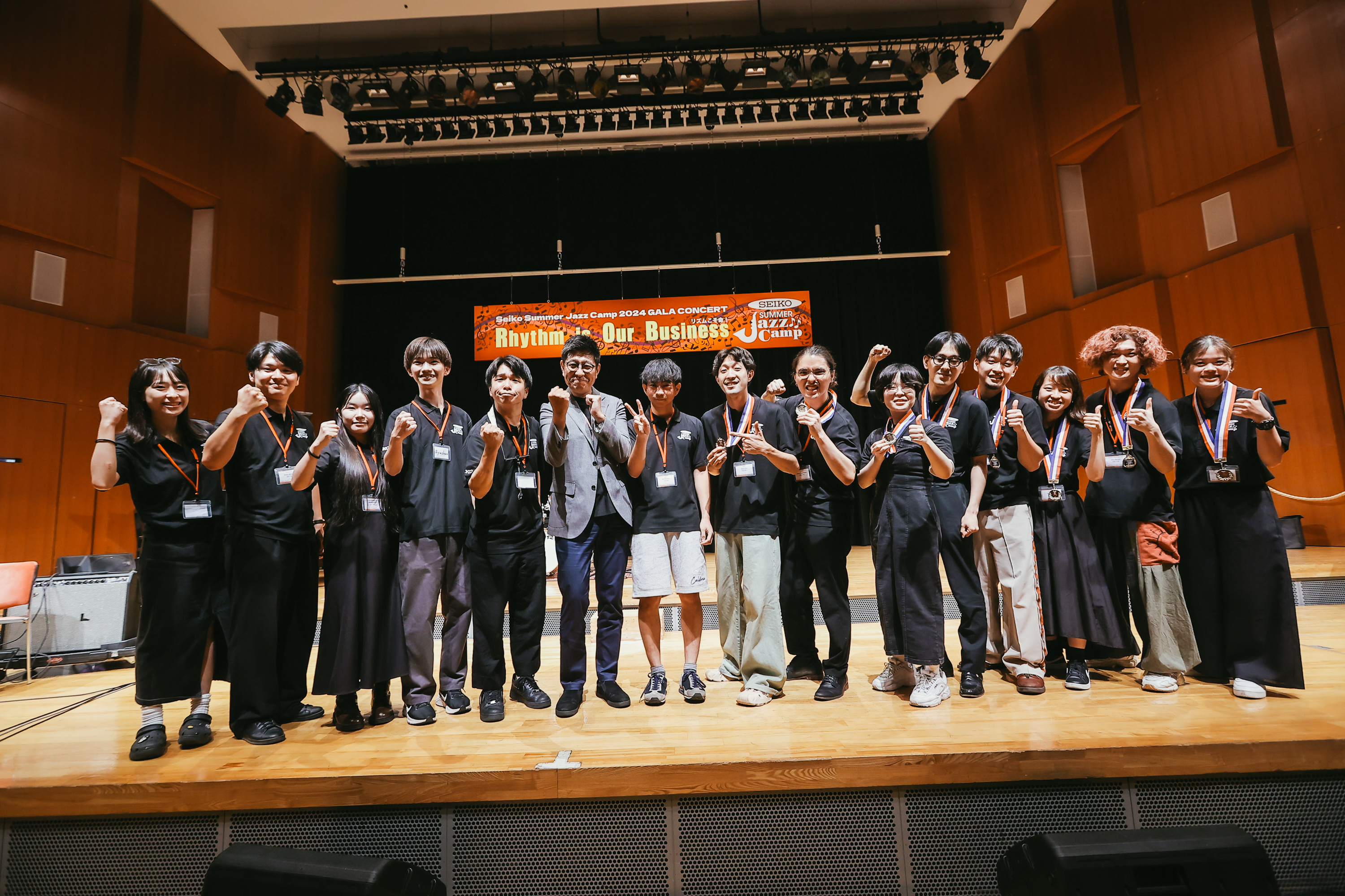 受賞した受講生たち