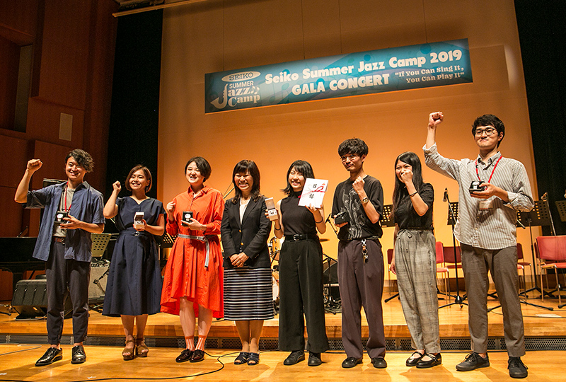 Seiko Summer Jazz Campで受賞する治田七海さん