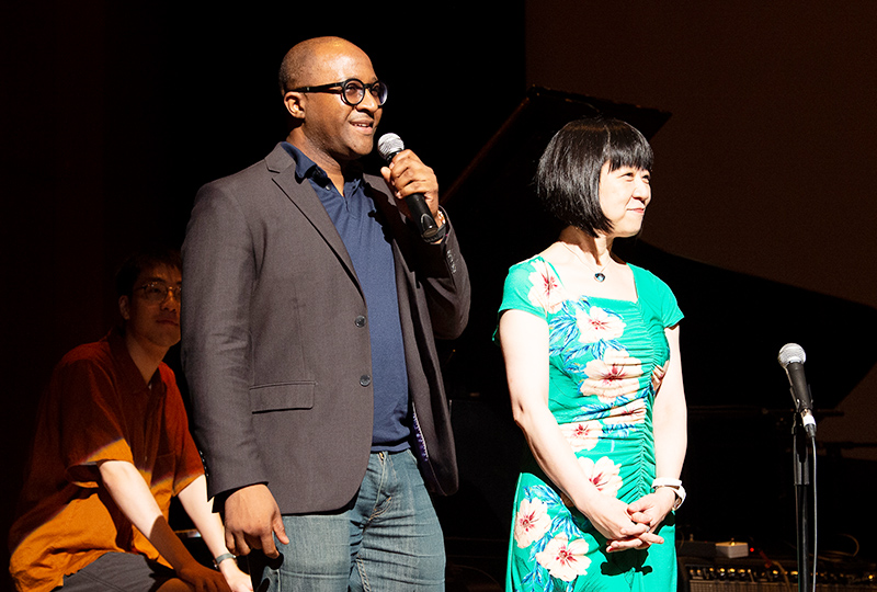 Seiko Summer Jazz Campで話すクインシーデイヴィスさん