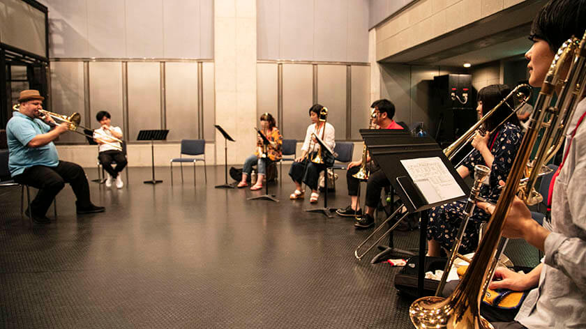 マイケルディーズさんの授業の様子