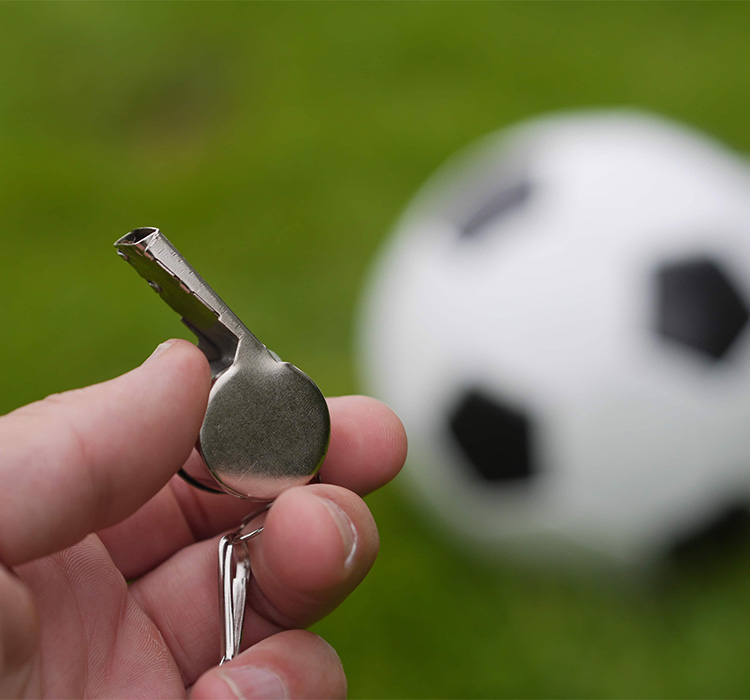 【サッカージャーナリスト・小澤一郎さんに聞く】なぜサッカーにはタイムアウトがないの？システムや配置の変更はどのように行っている？