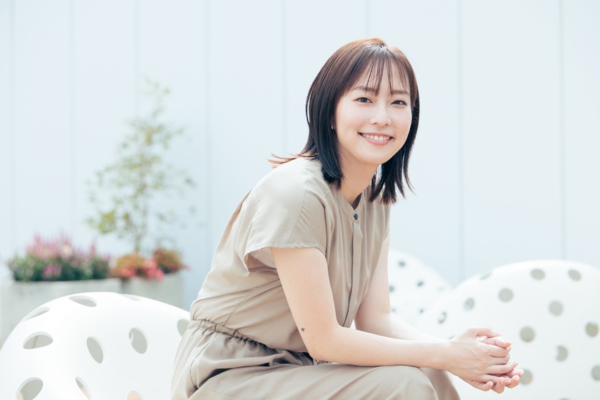 インタビューを受ける石川佳純さんの様子