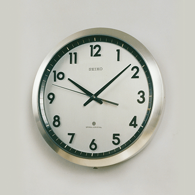 World’s first quartz wall clock for home use