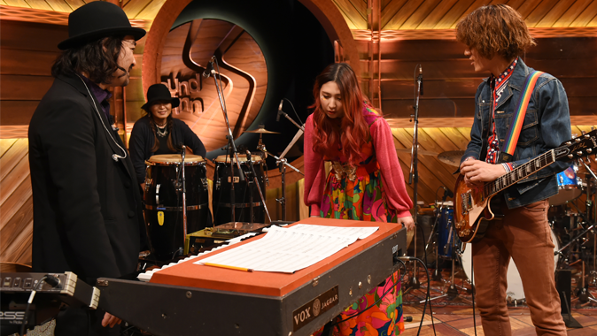 GLIM SPANKY