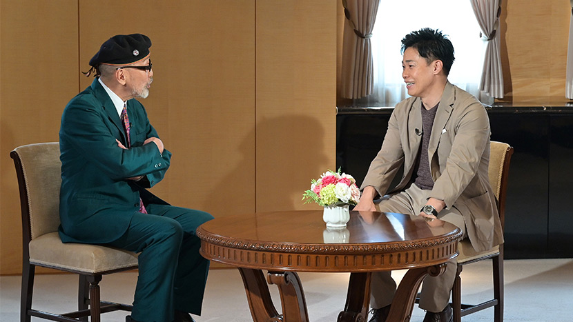 テリー伊藤さん(左)と清水宏保さん(右)
