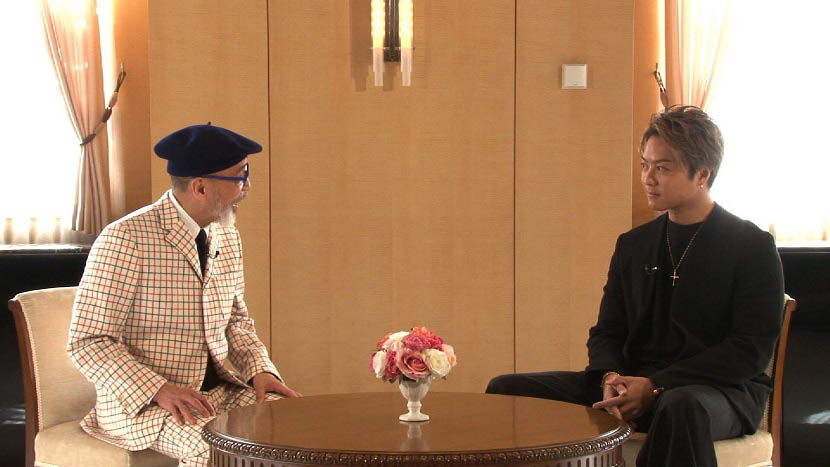 テリー伊藤さん(左)とTAKAHIROさん(右)