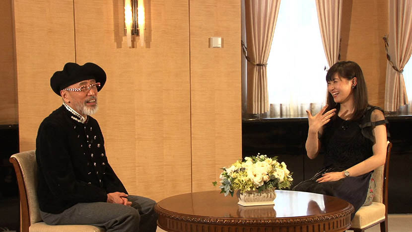 テリー伊藤さん(左)と村上佳菜子さん(右)