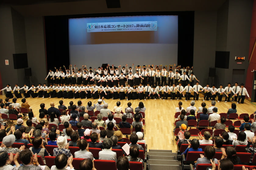 陸前高田市立第一中学校の子どもたちの合唱